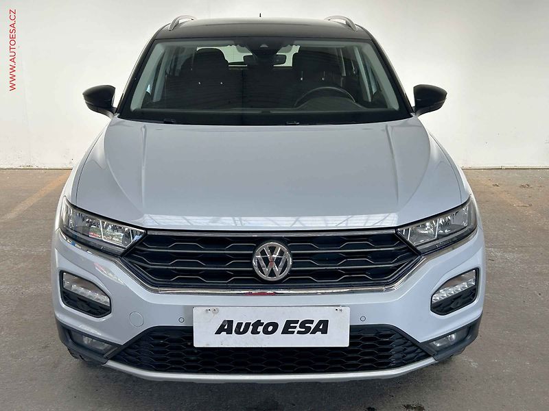 Volkswagen T-Roc (2018) 1.5TSi, autoAC - fotka 2 z 15