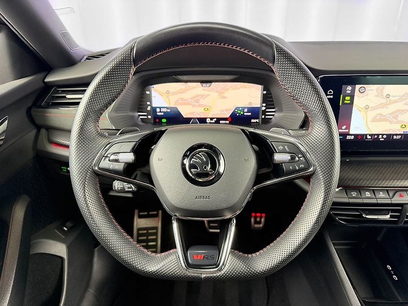 Škoda Octavia 2.0 TDI DSG 4X4 RS, ACC, LED, - fotka 13 z 28