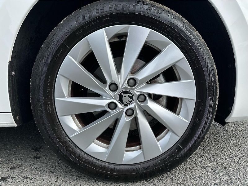 Škoda Octavia 1,5 TSI / 110 kW TOP Selection - fotka 22 z 25