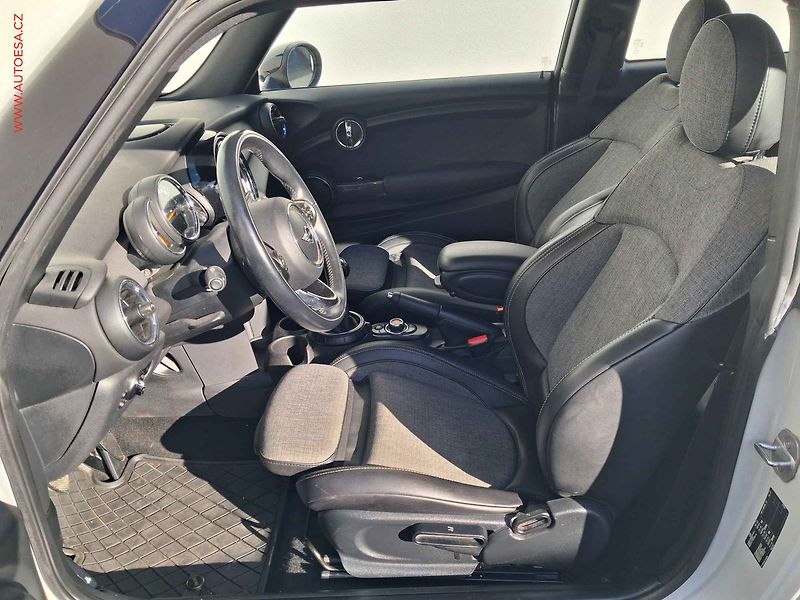 Mini Cooper (2017) 1.5i, LED, navi, panor - fotka 9 z 17