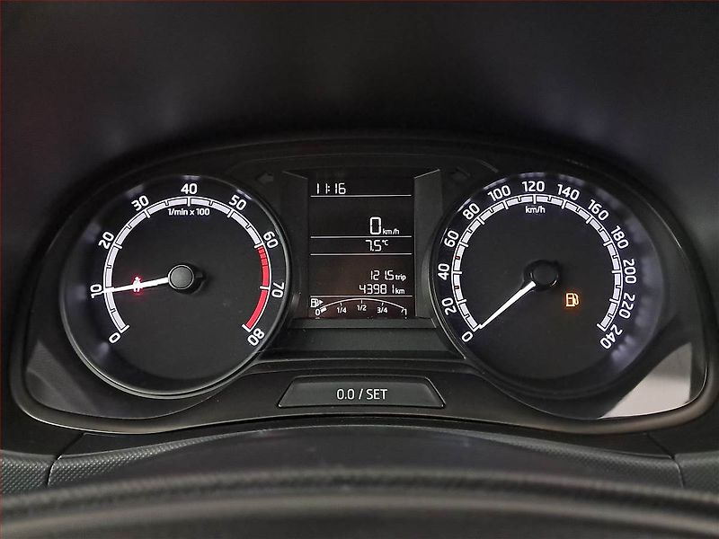 Škoda Fabia (2020) 1.0, Serv.kniha, Park. senzory - fotka 11 z 16