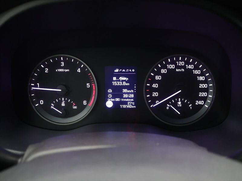 Hyundai Tucson 1,7 CRDi 85kW CZ Czech Edition - fotka 16 z 32