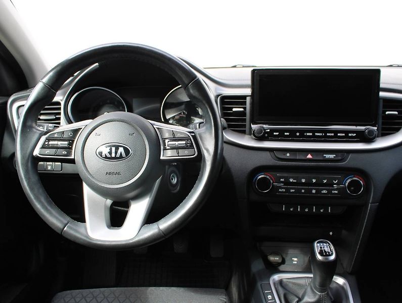 Kia Ceed (2020) 1.4 T-GDI TOP 103kW manuál LED - fotka 5 z 33