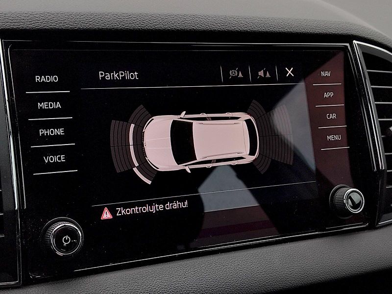 Škoda Karoq (2018) Ambition Plus 2,0 Tdi 110 Kw 4 - fotka 15 z 35