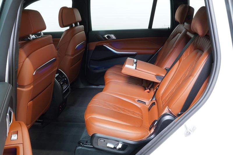 BMW X7 Xdrive40d,Mpaket,ČR,DPH,Tažné - fotka 24 z 40