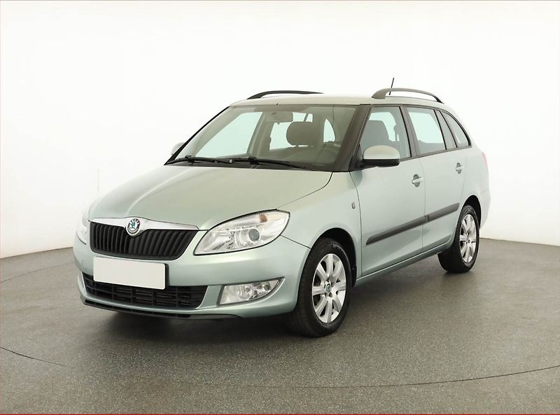 Škoda Fabia (2011) 1.6 TDI, Tempomat - fotka 2 z 15