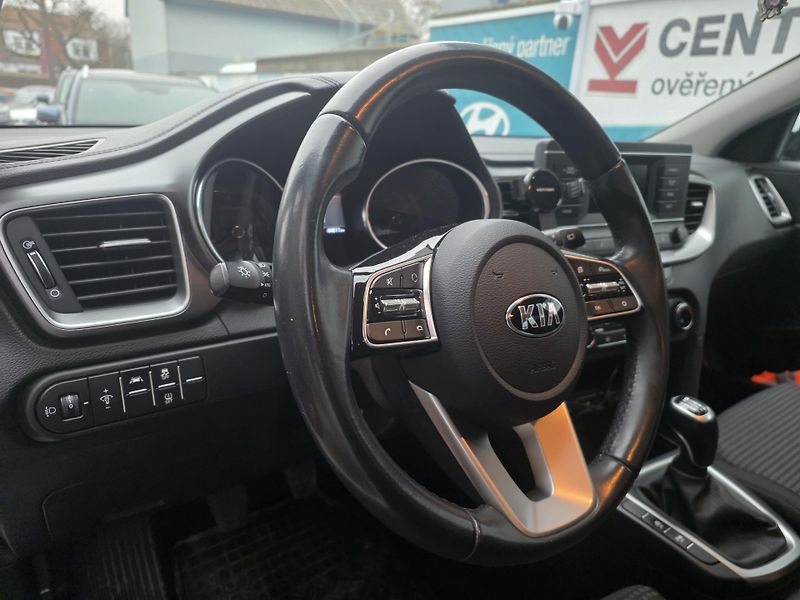 Kia Ceed 1.4-PRAV.ZNAČK.SERVIS-TOP STAV - fotka 12 z 17