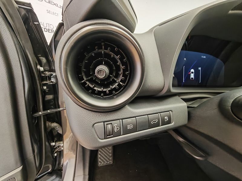 Toyota C-HR 2.0 Hybrid 4x2 Executive - fotka 32 z 48