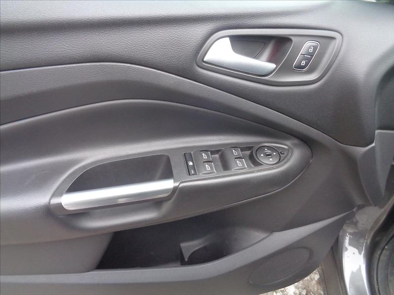 Ford Kuga 1,5 - fotka 9 z 13