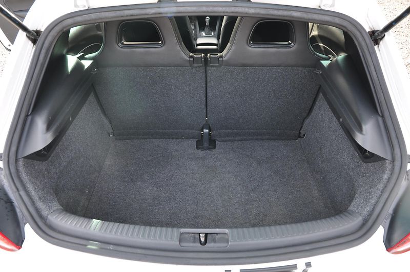 Volkswagen Scirocco 2.0TSi 147kW Sport - fotka 10 z 17