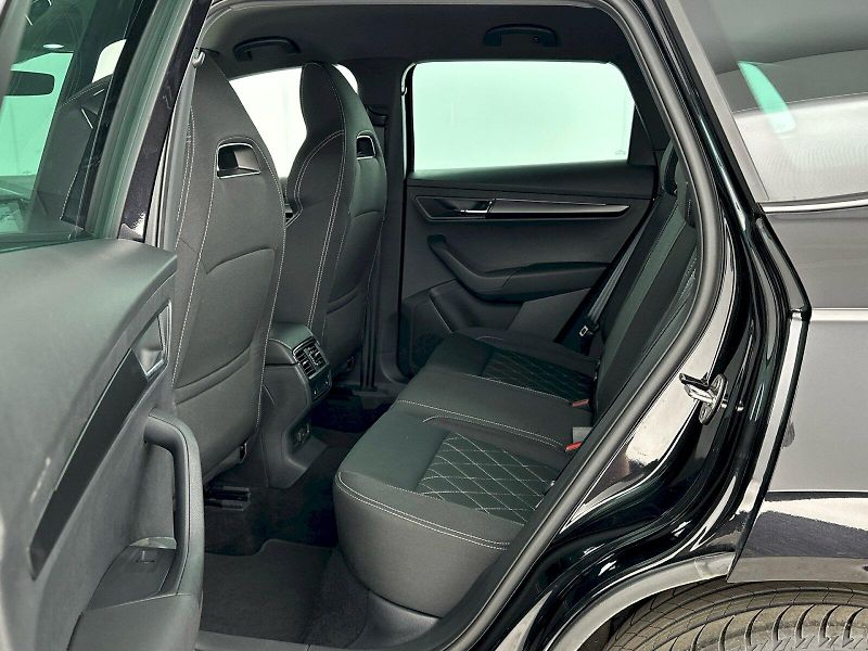 Škoda Karoq (2025) DSG 2.0TDI 110kW 4x4 SportLine - fotka 8 z 33