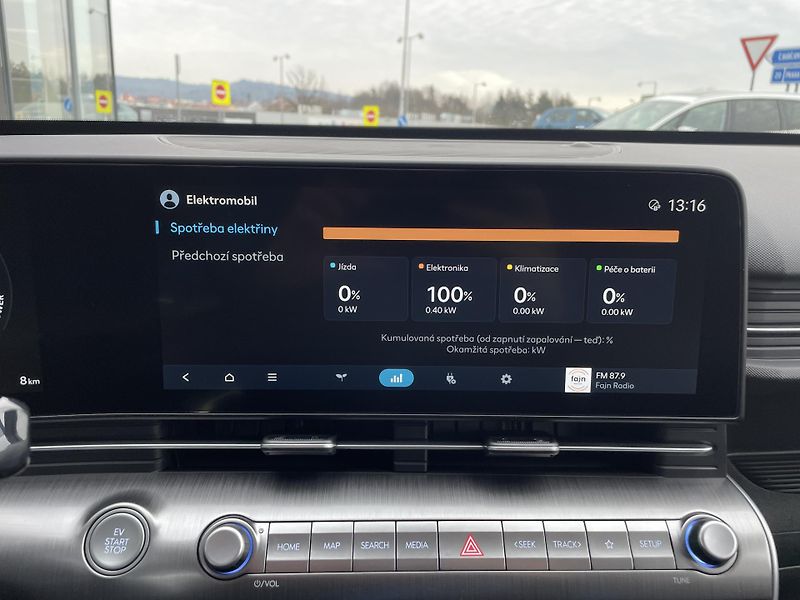 Hyundai Kona POWER 64,8 kWh CZECH EDITION - fotka 32 z 34
