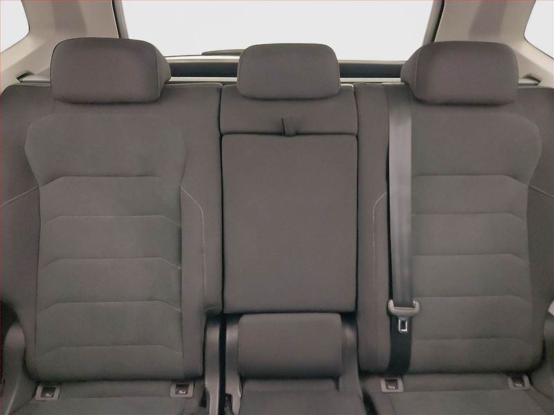 Volkswagen Tiguan Allspace (2024) Elegance 2.0 TDI - fotka 10 z 24