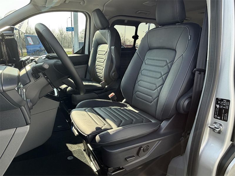 Ford Tourneo Custom (2025) Titanium X L1, Tourneo, 2.0 Ec - fotka 15 z 18