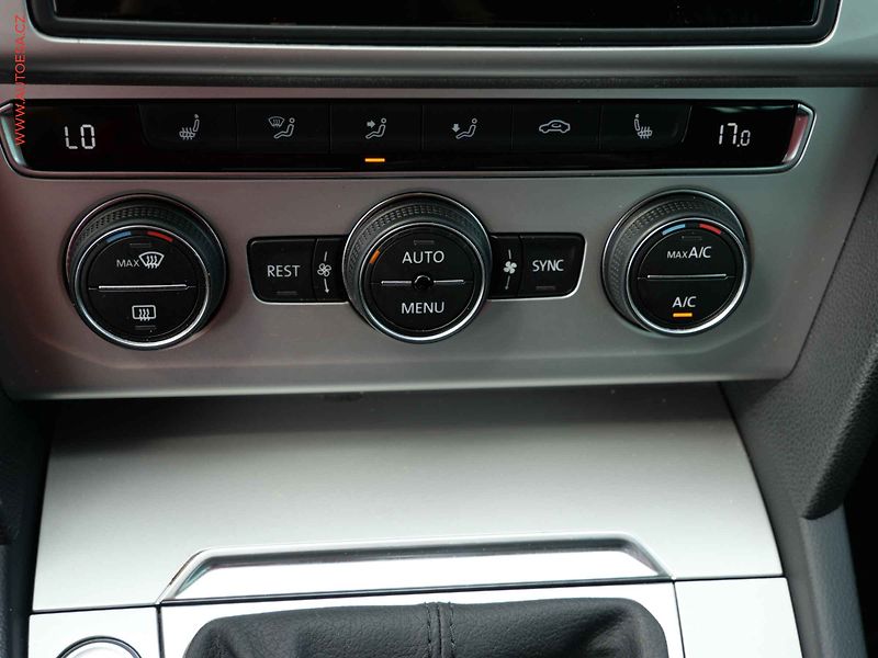 Volkswagen Passat (2016) 2.0 TDi, Comfortline - fotka 17 z 23