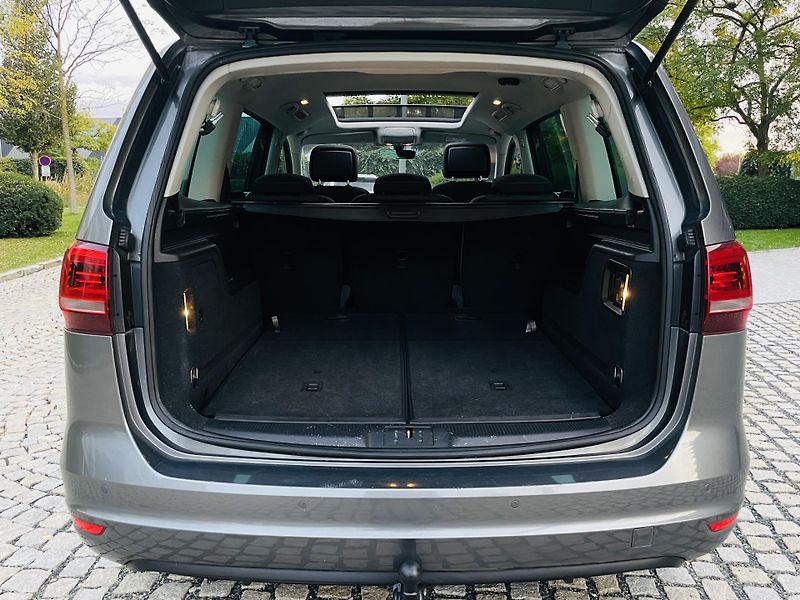 Volkswagen Sharan 2.0TDI MAN 7MÍST TAŽNÉ KAMERA - fotka 20 z 46