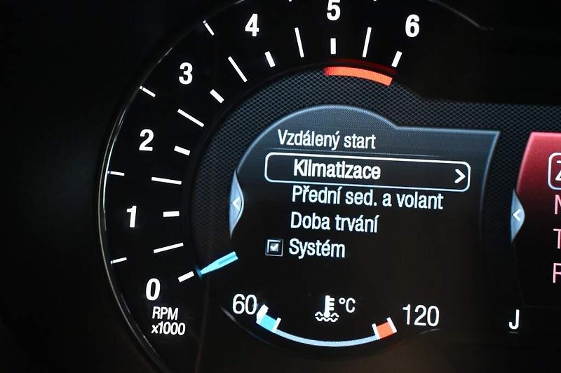 Ford S-MAX (2020) 2.0 LED SONY ACC 8AT ECOBLUE T - fotka 26 z 36