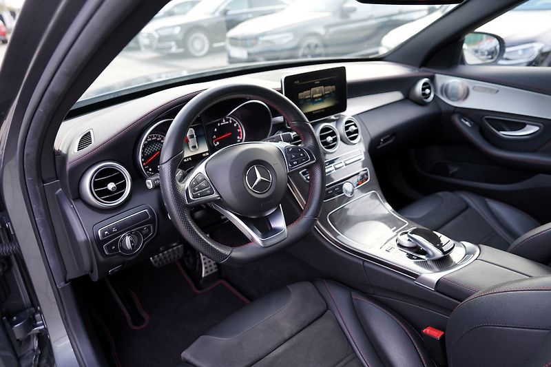 Mercedes-Benz Třídy C C43 AMG 4Matic/ČR/Performance - fotka 22 z 42