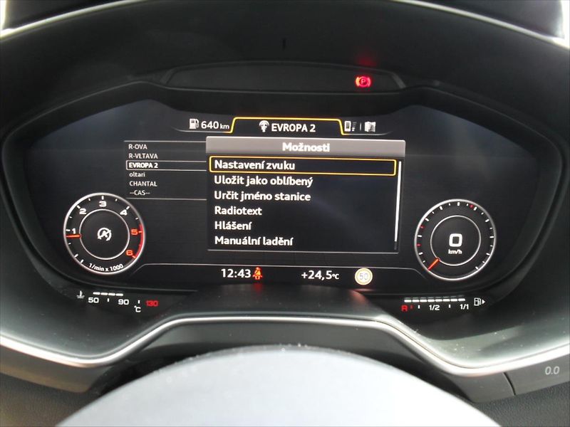 Audi TT 2,0 TDI Ultra 135Kw S-Line LED - fotka 23 z 29