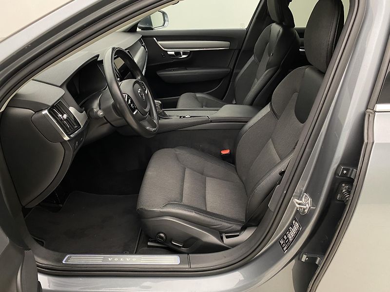 Volvo V90 D4 AWD MOMENTUM AUT  - fotka 3 z 48