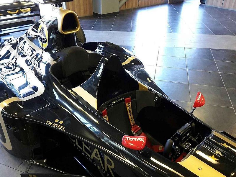 Dvoumístná Formule 1 na prodej.