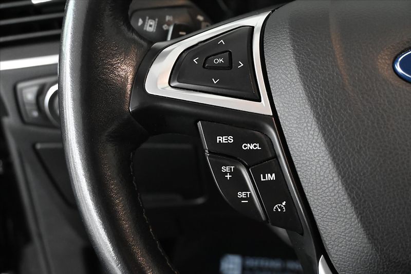 Ford S-MAX 2,0 EcoBlue 110 kW AT8 Titaniu - fotka 17 z 32