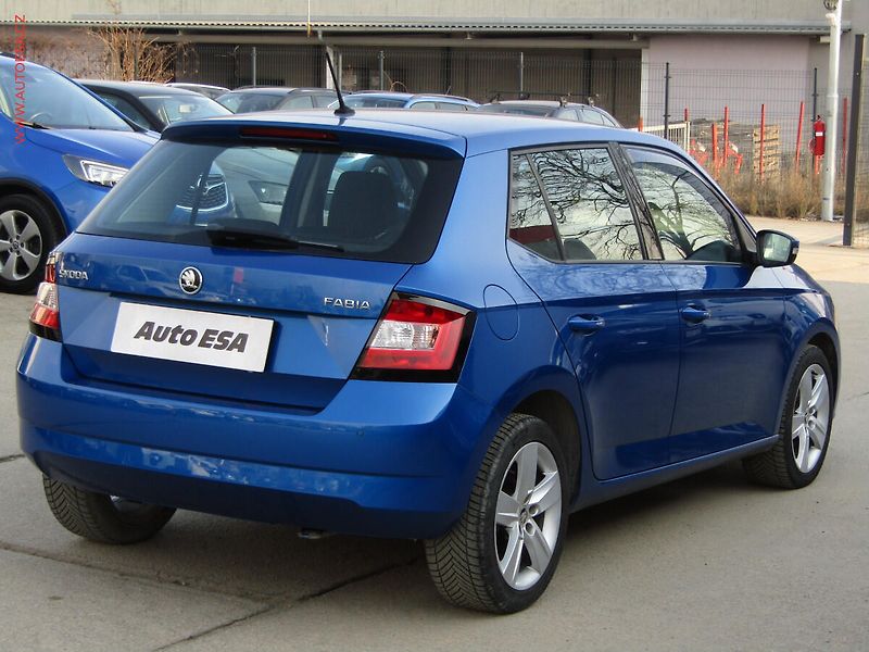 Škoda Fabia (2017) 1.2 TSi, Active, park. čidla - fotka 4 z 15