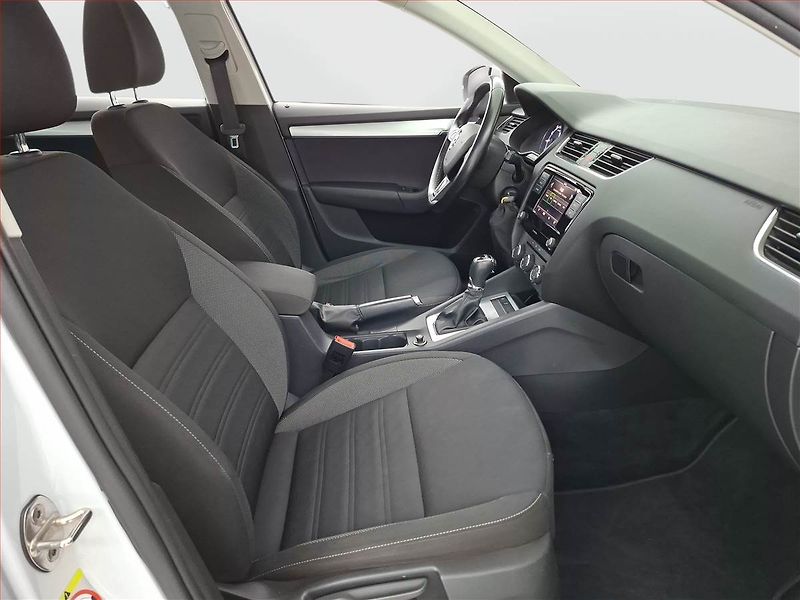 Škoda Octavia (2019) 1.0 TSI, Automat, Tempomat - fotka 9 z 17