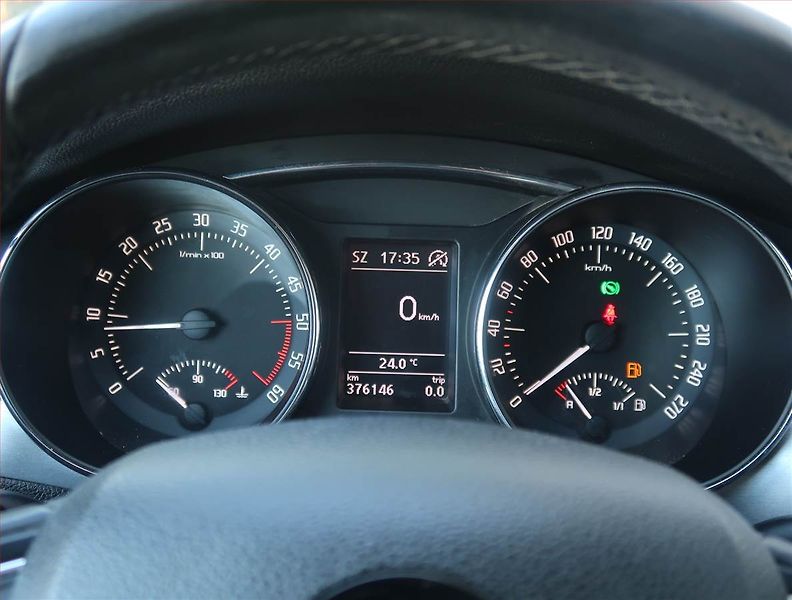 Škoda Superb (2013) Ambition 2.0 TDI, Automat - fotka 11 z 20