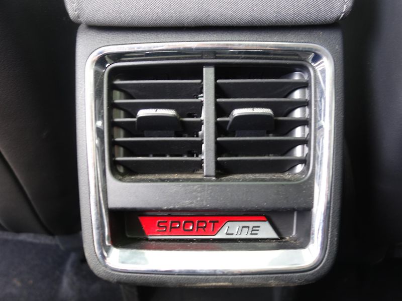 Škoda Enyaq (2021) iV60 Sport Line, SoH 91,8%,DPH - fotka 20 z 28