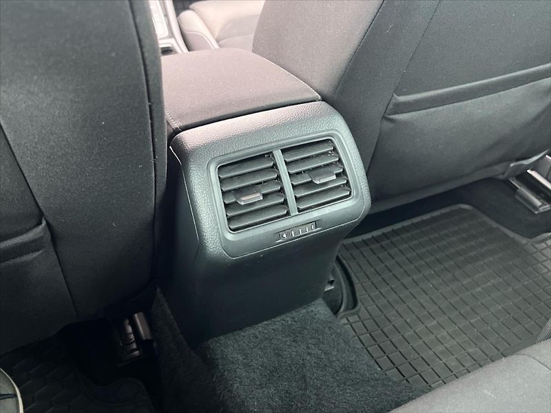 Volkswagen Golf Variant 1,4 TGi 81kW HIGHLINE  7 - fotka 21 z 22