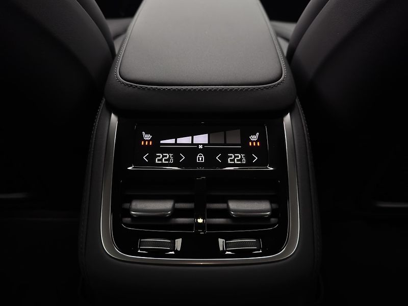 Volvo XC90 (2026) T8 AWD Plug-in BRIGHT PLUS 7m - fotka 19 z 25