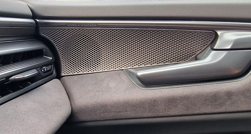 Audi A6 Avant (2025) quattro S-line Vzduch Pano Taž - fotka 19 z 52