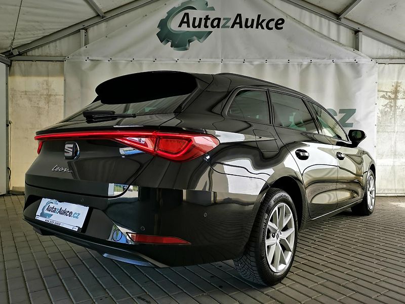 Seat Leon (2022) 1.5 Tsi DSG KESSY LED VIRTUÁL  - fotka 2 z 30