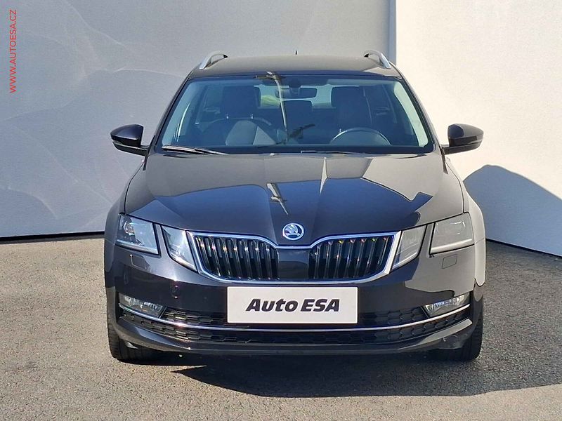 Škoda Octavia (2018) 2.0 TDi, Style. LED, +sada - fotka 2 z 19