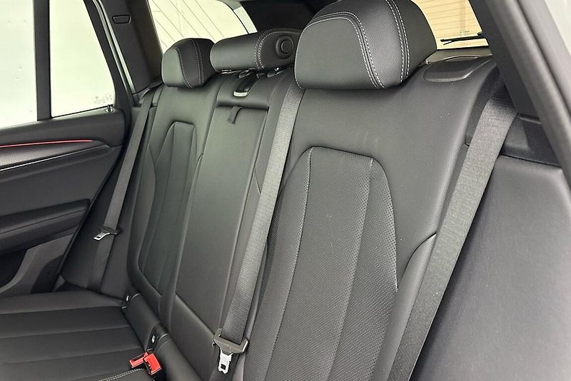 BMW X3 xDrive20d - fotka 8 z 26