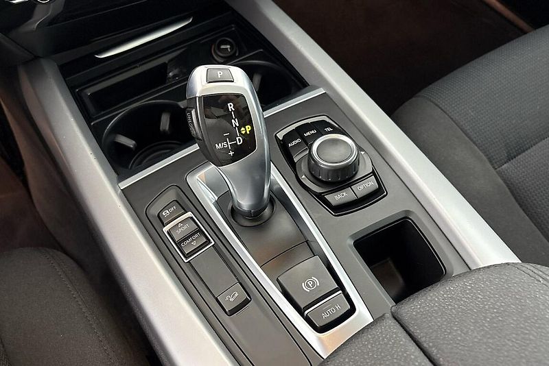 BMW X5 xDrive 35i - fotka 11 z 26