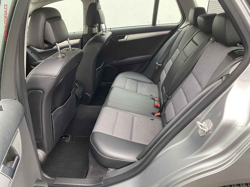 Mercedes-Benz Třídy C (2013) 1.8CGi C200, Avantgarde - fotka 10 z 17