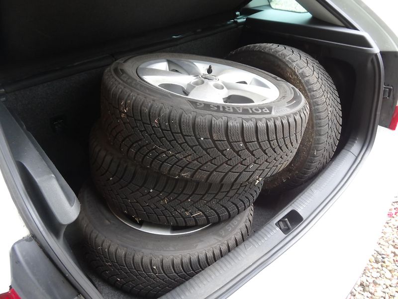 Škoda Rapid 1.2TSi 2xlitá kola zim.+let.pn - fotka 2 z 9