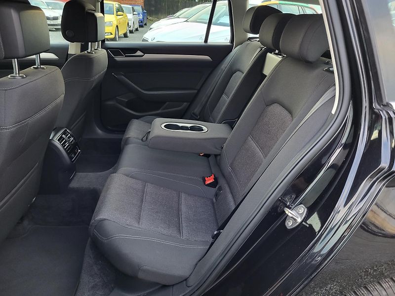 Volkswagen Passat 2.0 TDi 140kW DSG COMFORTLINE - fotka 8 z 49