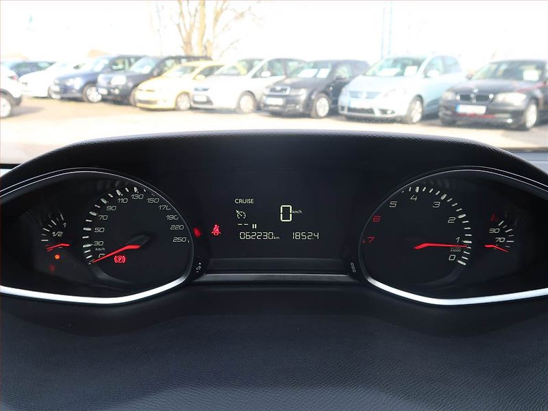 Peugeot 308 (2019) 1.2 PureTech, ČR,1.maj - fotka 11 z 17