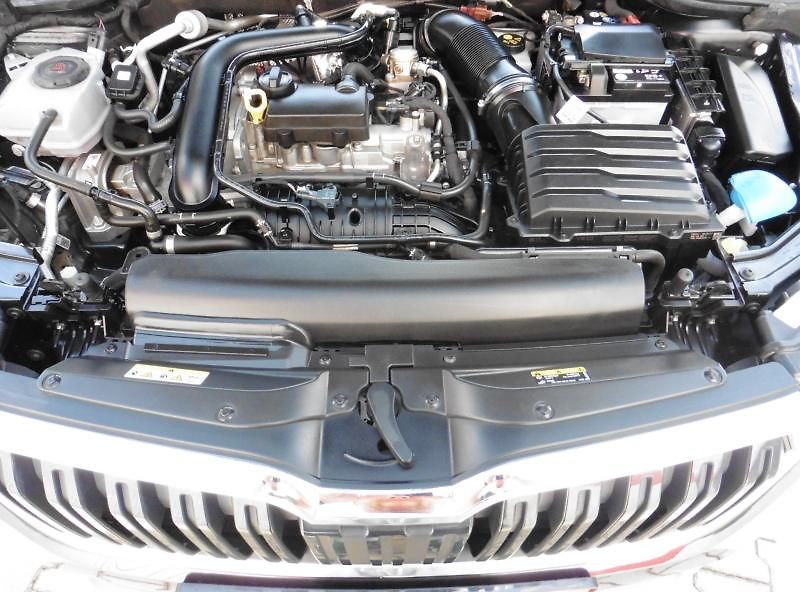 Škoda Kamiq 1.0 TSi DSG Style+ Navi - fotka 19 z 19