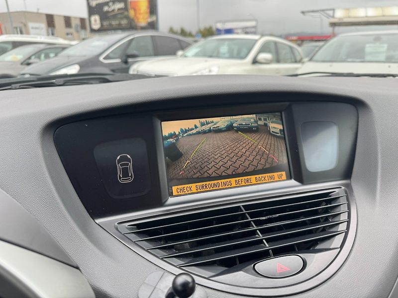 Subaru Tribeca (2007) 4X4 3,0i 180 KW AUTOMAT 7 MÍST - fotka 24 z 49