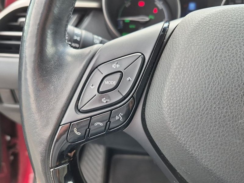 Toyota C-HR Hybrid 1.8 E-CVT Selection - fotka 14 z 26