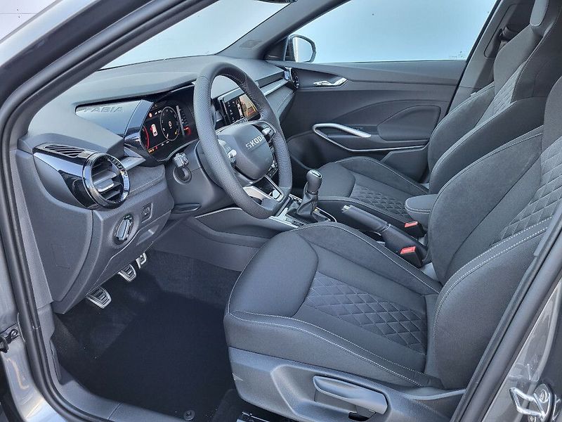 Škoda Fabia Dynamic 1,0TSI 85kW - fotka 8 z 30