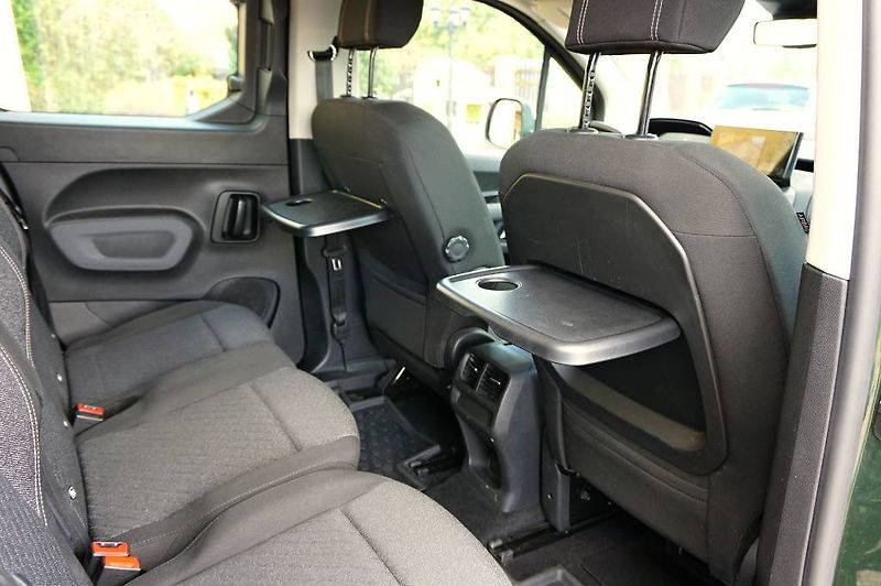 Peugeot Rifter (2024) 1,5HDI 96 kW - fotka 12 z 38
