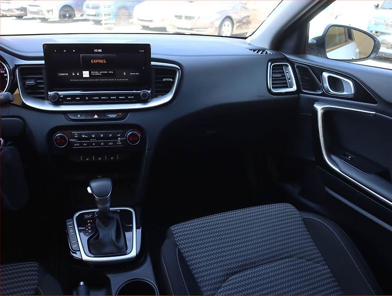 Kia Ceed (2025) 1.5 T-GDI - fotka 8 z 22