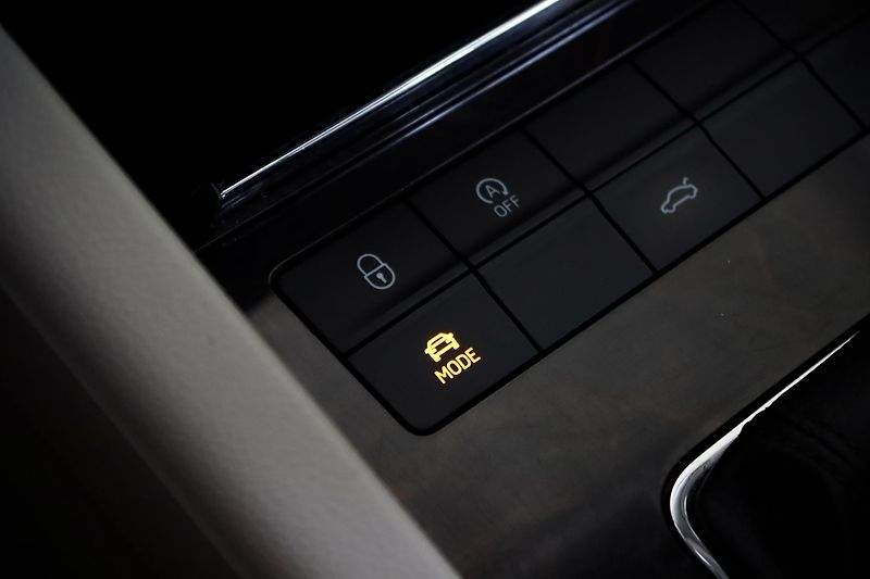 Škoda Octavia 3 Combi 1.4 TSI 110 kW DSG - fotka 36 z 42