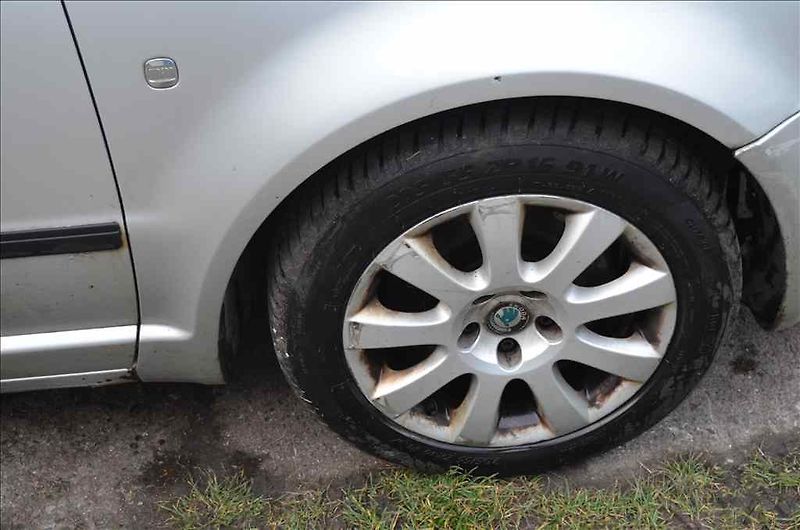 Škoda Superb (2007) 2,5 TDI - fotka 17 z 31