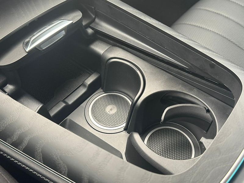 Mercedes-Benz Třídy E (2025) E 300 de 4MATIC kombi - fotka 16 z 26